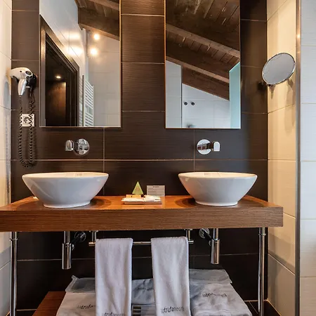 La Trufa Negra Otel 4*